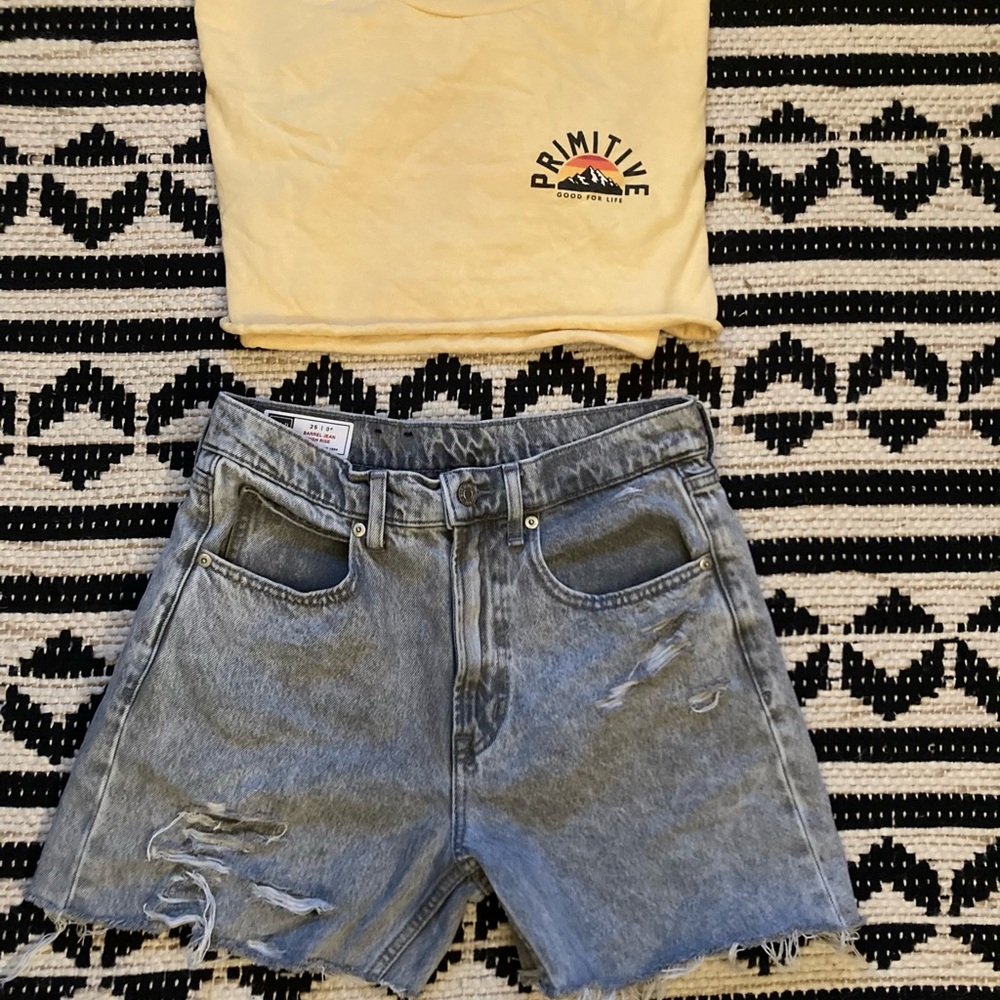 Gap light gray, ripped, high rise shorts